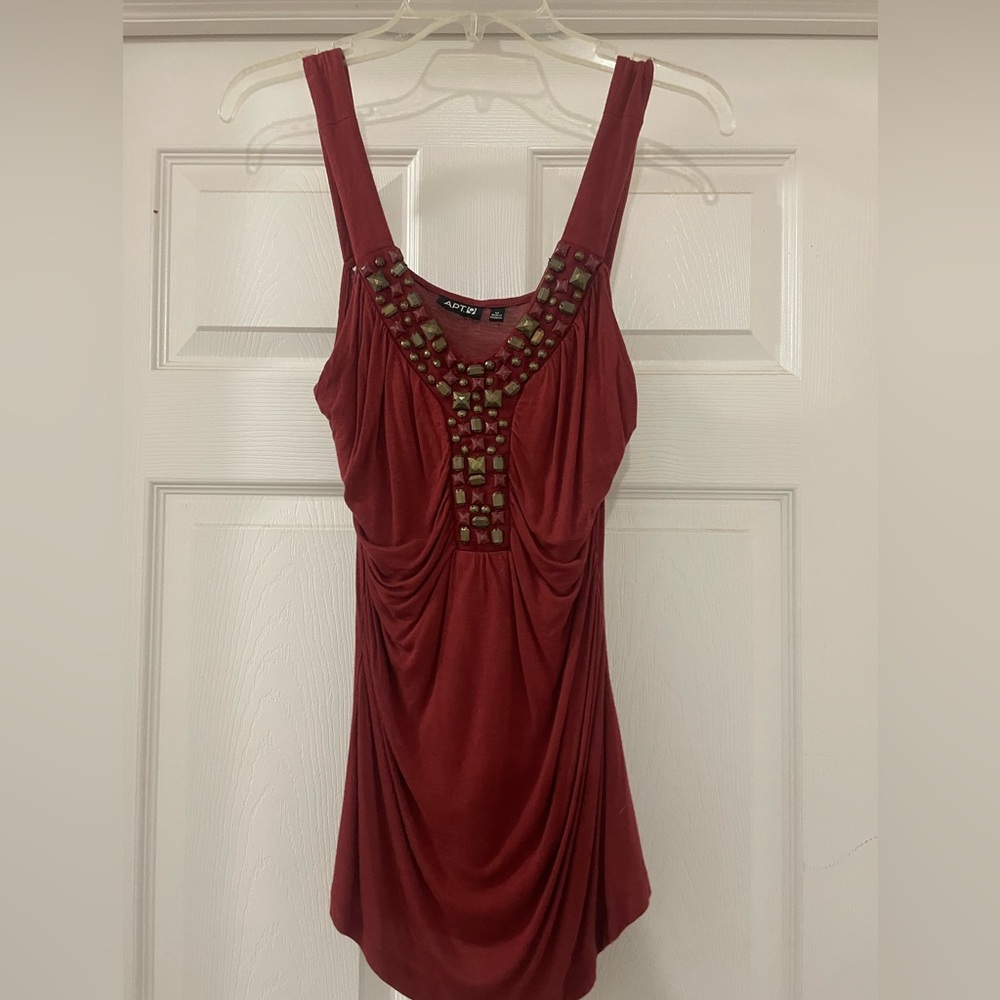 Stylish maroon tank